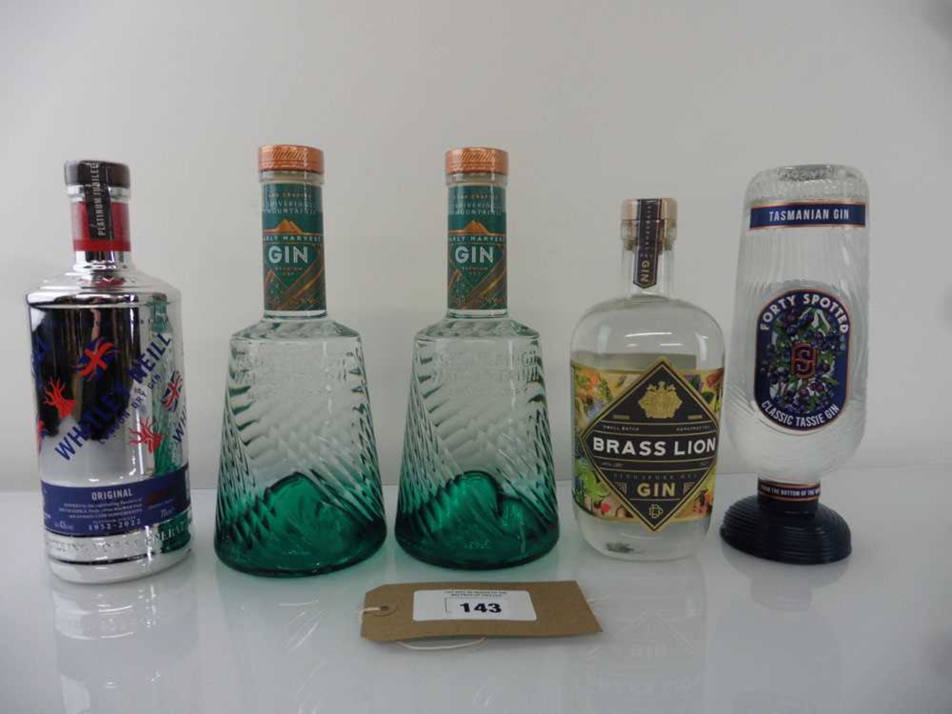 +VAT 5 bottles of Gin, 1x Forty Spotted Classic Tassie Gin from Tasmania 40% 70cl, 2x Shivering