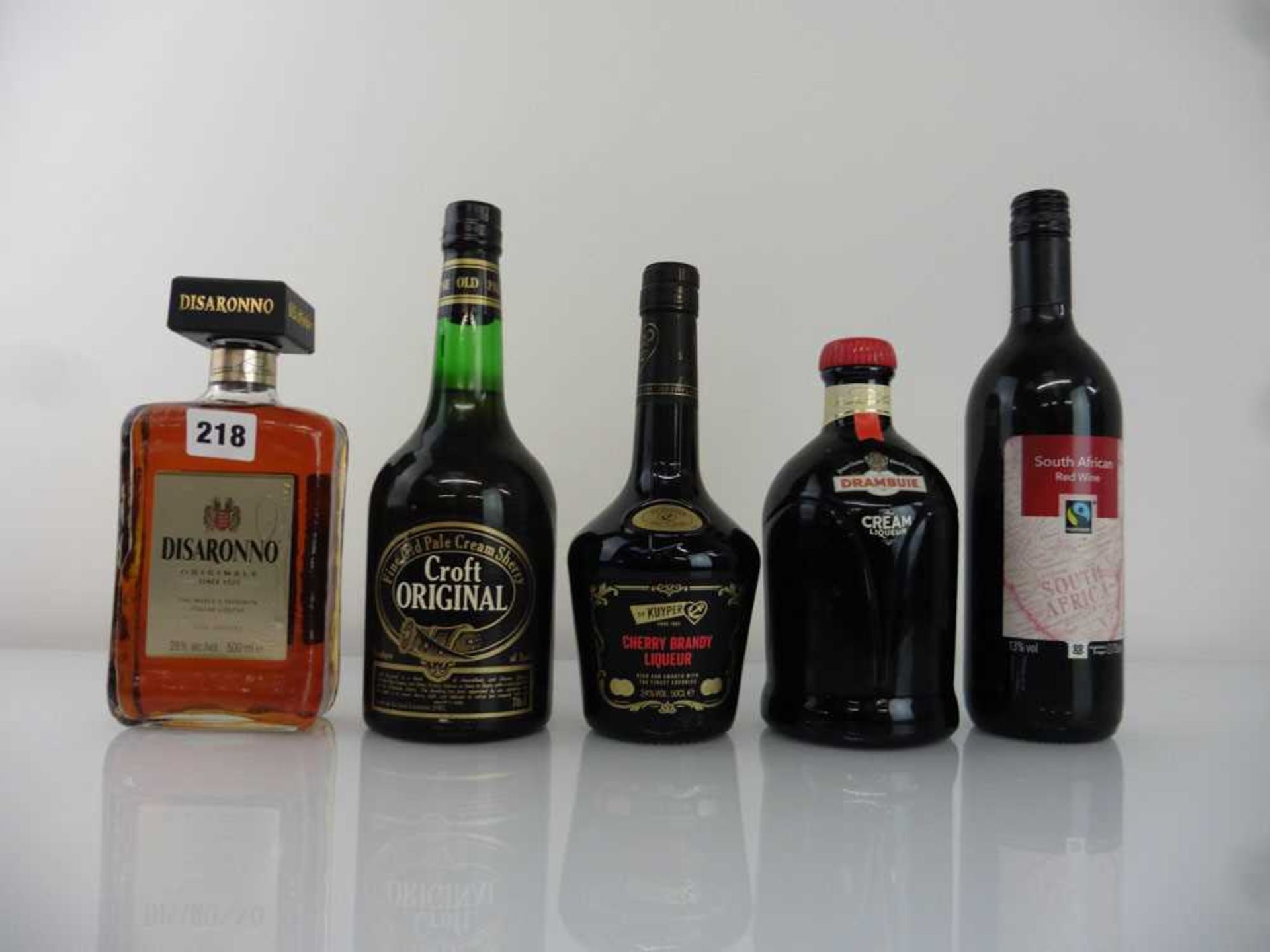 5 bottles, 1x Disaronno Originale Italian Liqueur 28% 50cl, 1x Drambuie Cream Liqueur 17% 70cl, 1x