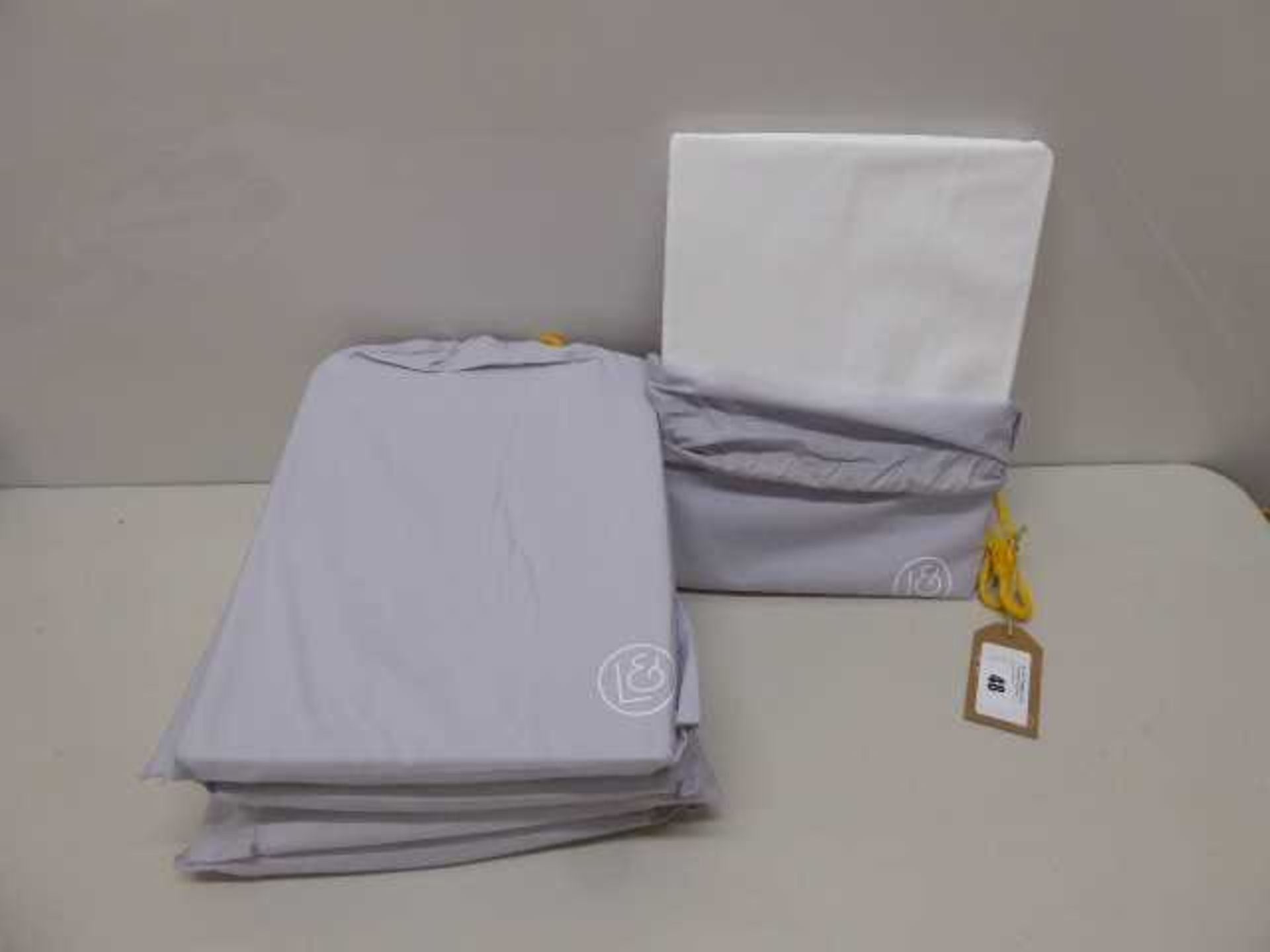 +VAT 5 x double duvet covers in white seersucker cotton