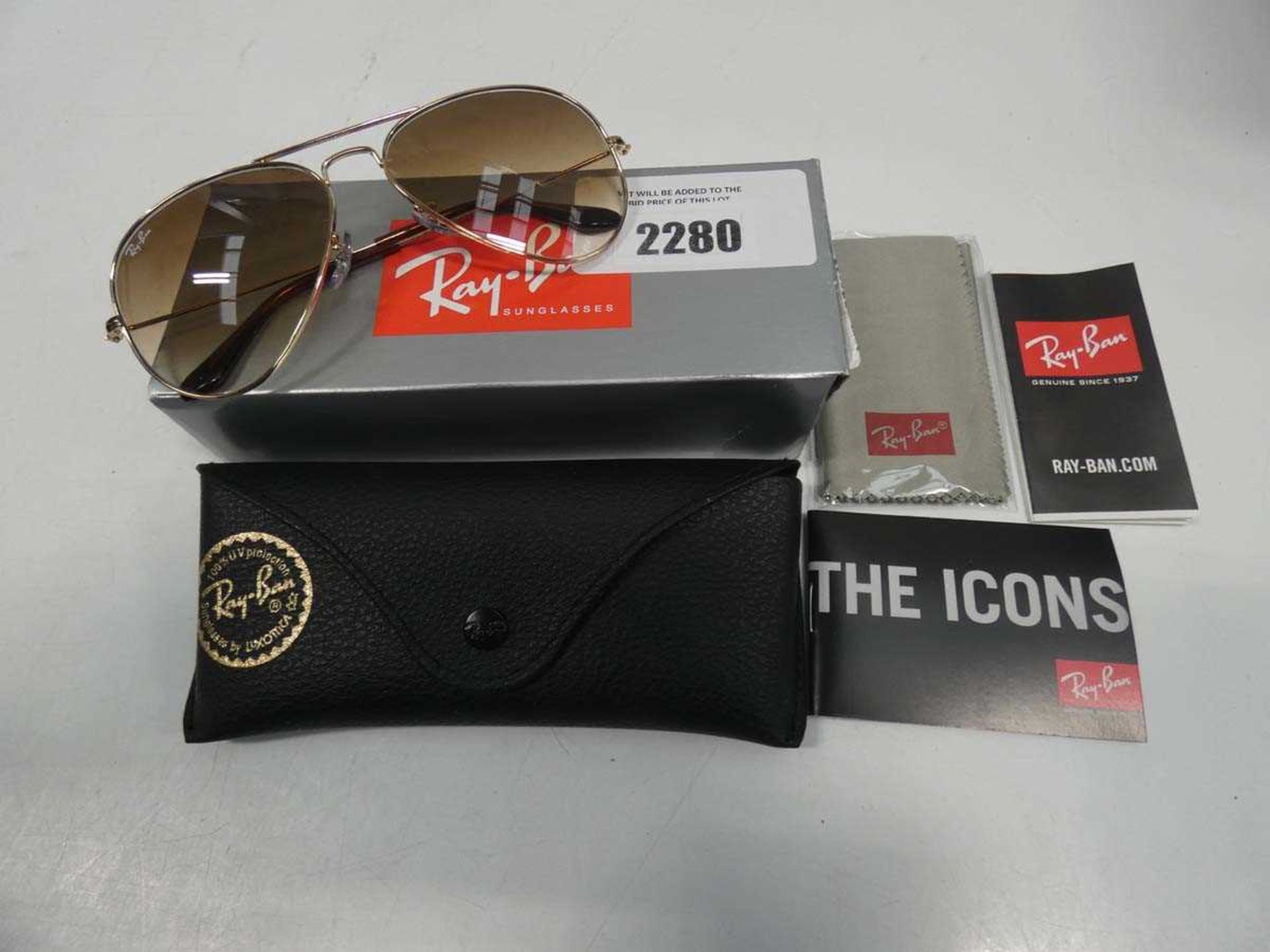 +VAT Ray-Ban RB3025 Aviator Large Metal sunglasses with case and box