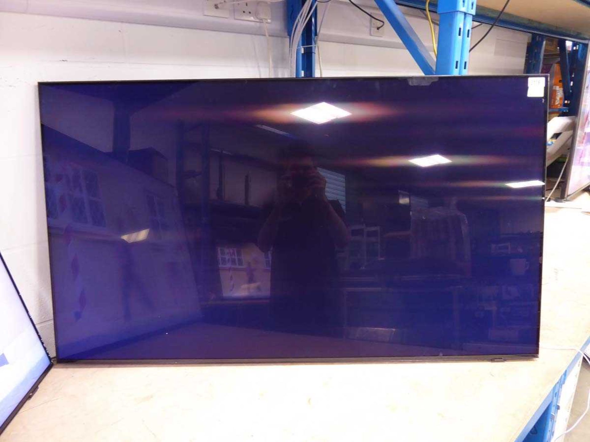 Samsung 55" QE55Q700TAT TV, faulty screen