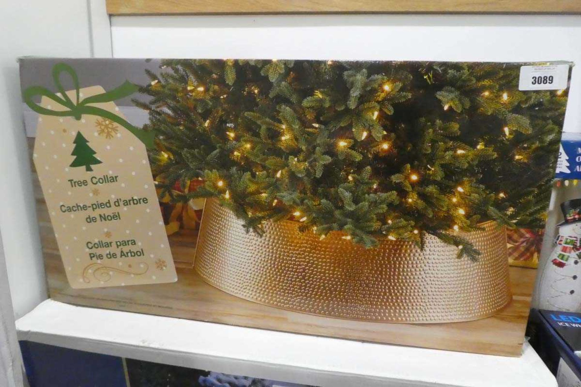 +VAT Boxed gold coloured Christmas tree collar