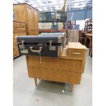 Oak finished dressing table with mirror