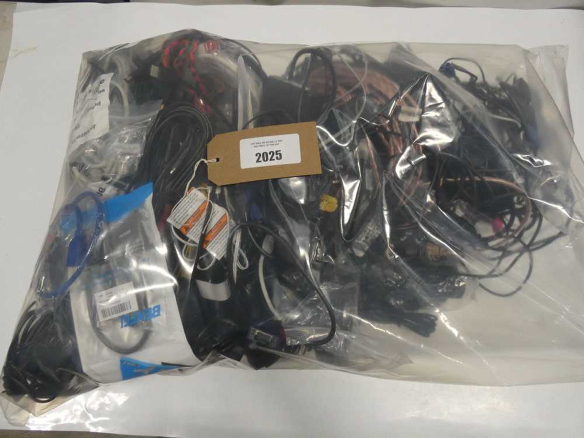 +VAT Bag containing quantity of leads, cables and PSUs