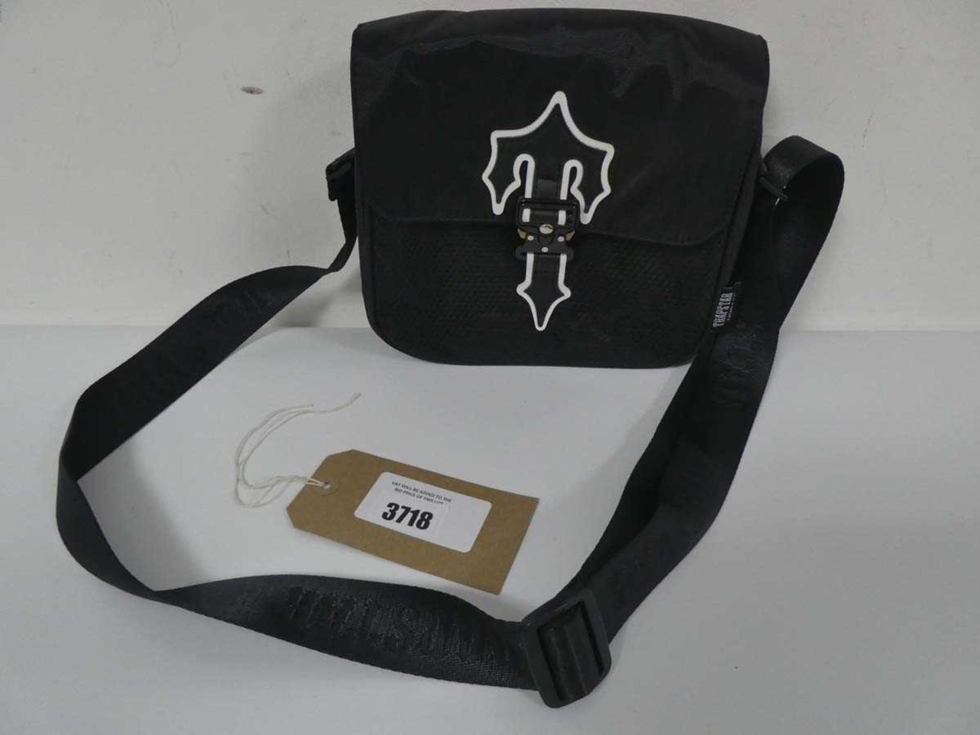 +VAT Trapstar shoulder bag in black