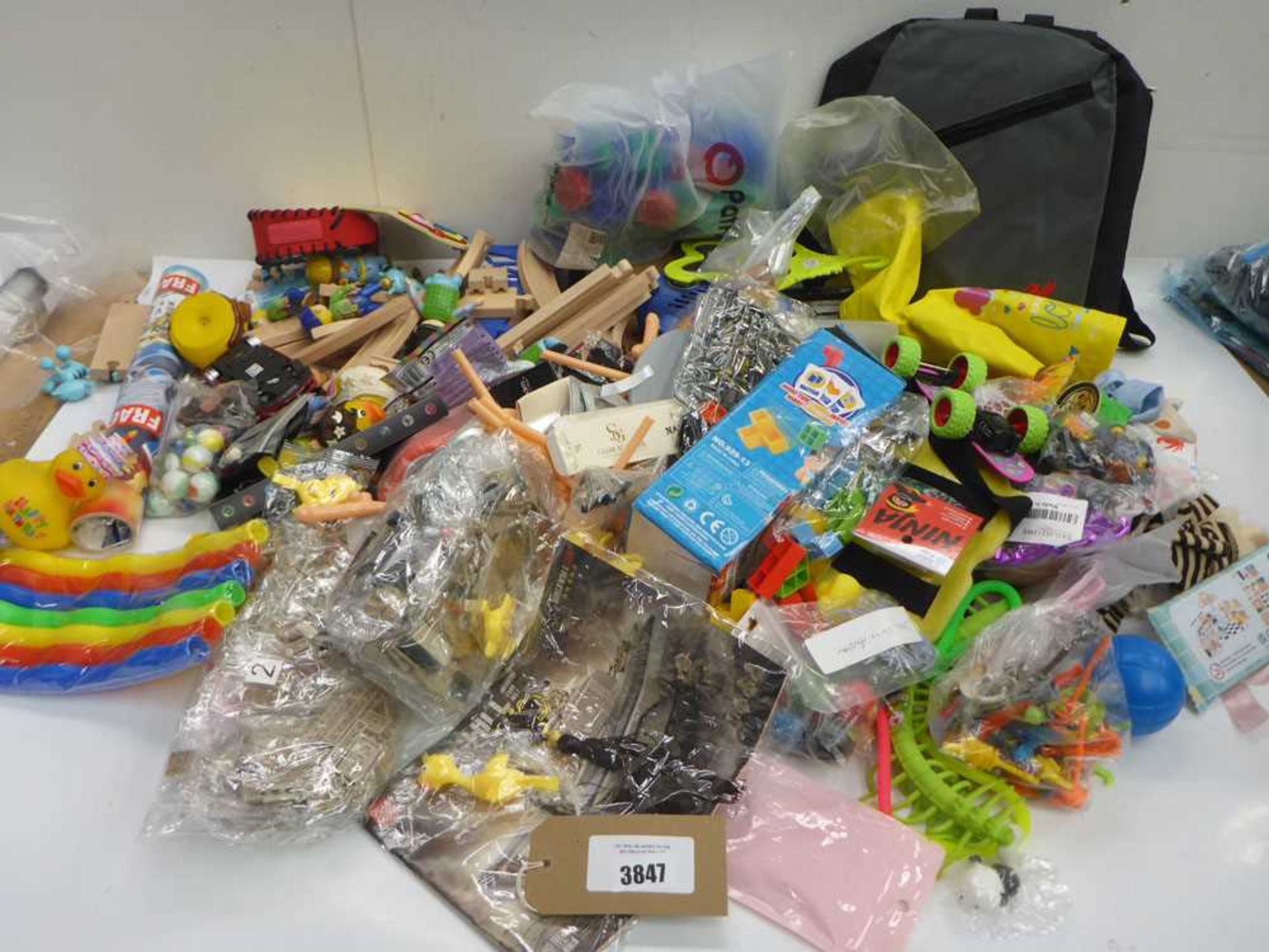 +VAT Large bag of novelty toys, building blocks, backpack, wooden train set and more