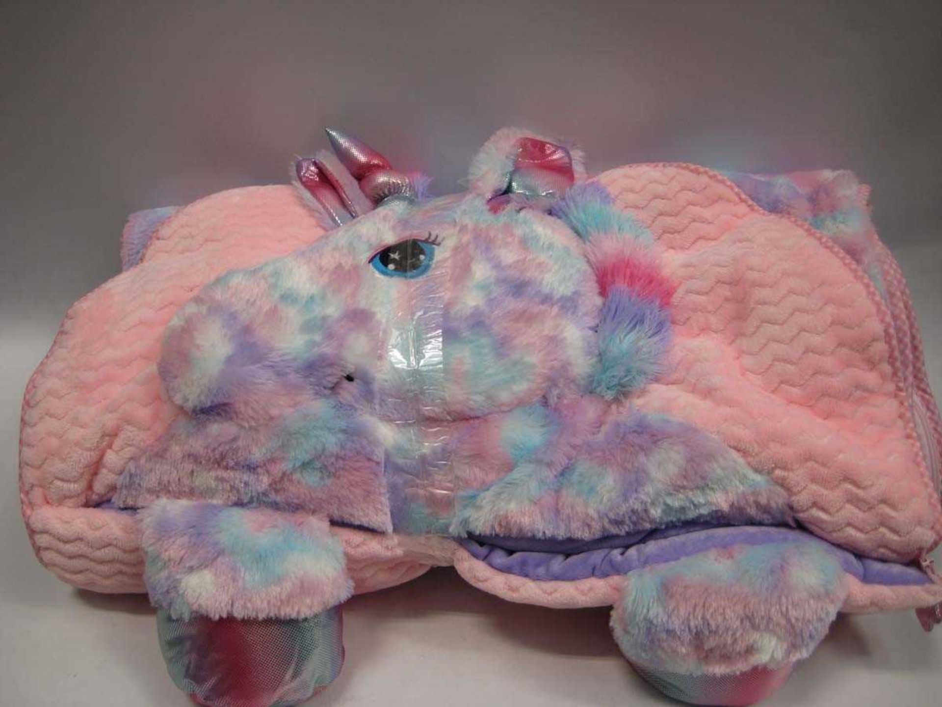 +VAT A Children's Unicorn Sleeping Bag.