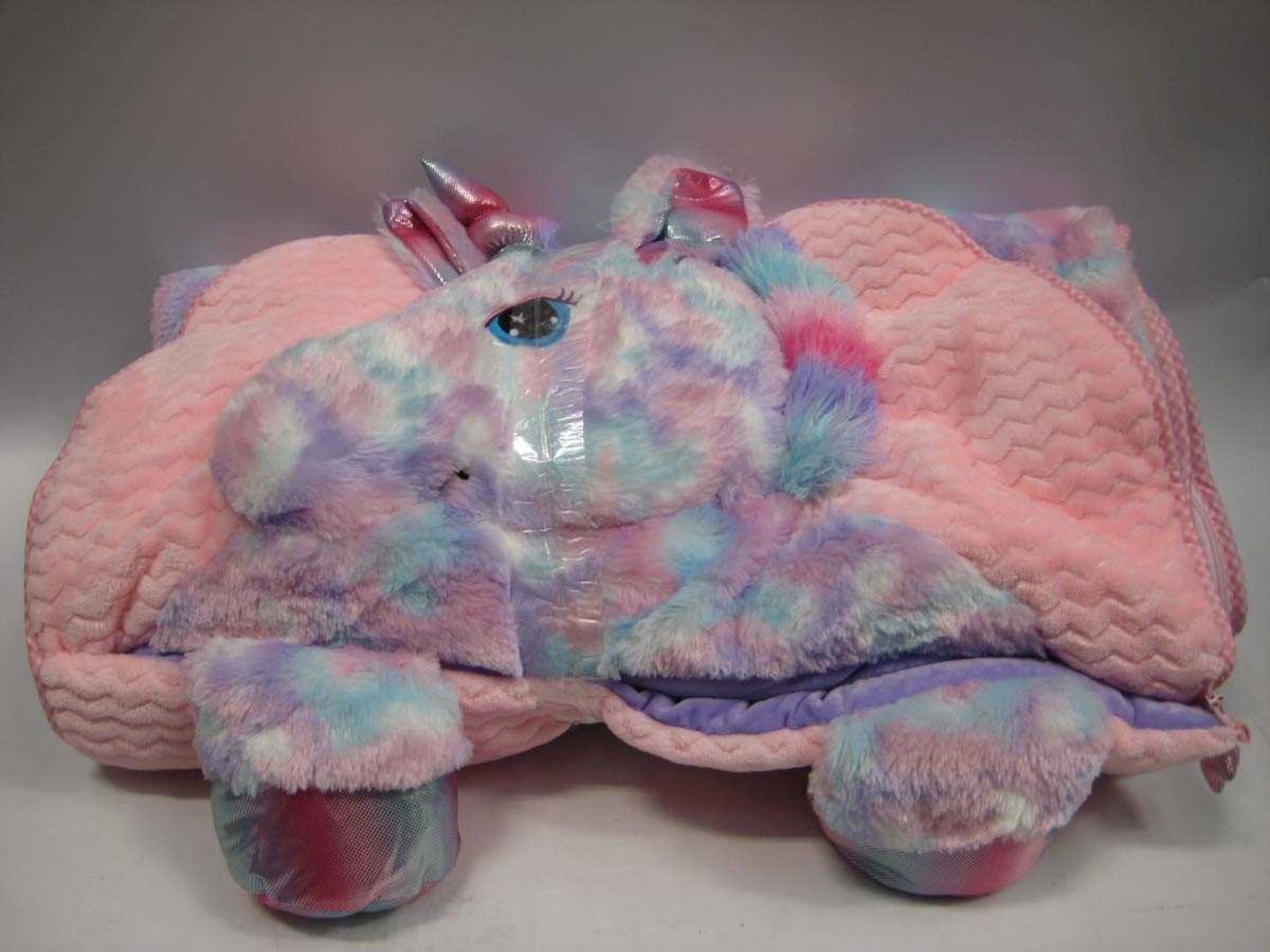 +VAT A Children's Unicorn Sleeping Bag.