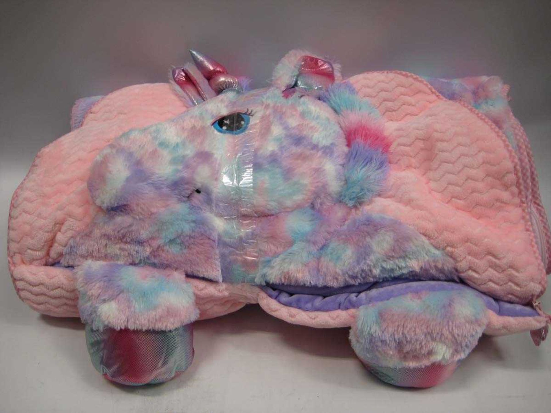 +VAT A Children's Unicorn Sleeping Bag.