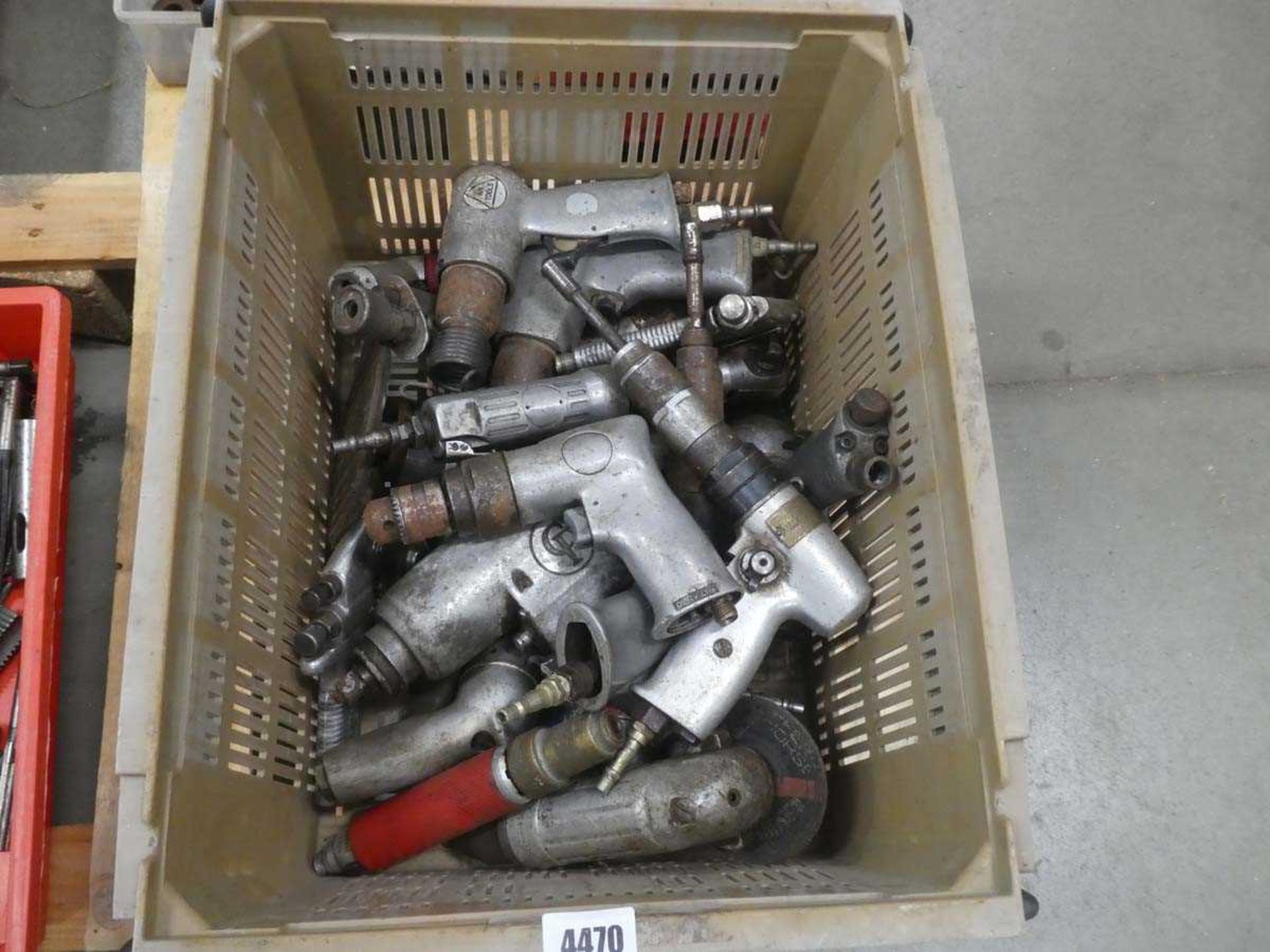 Single crate of compressed air tools