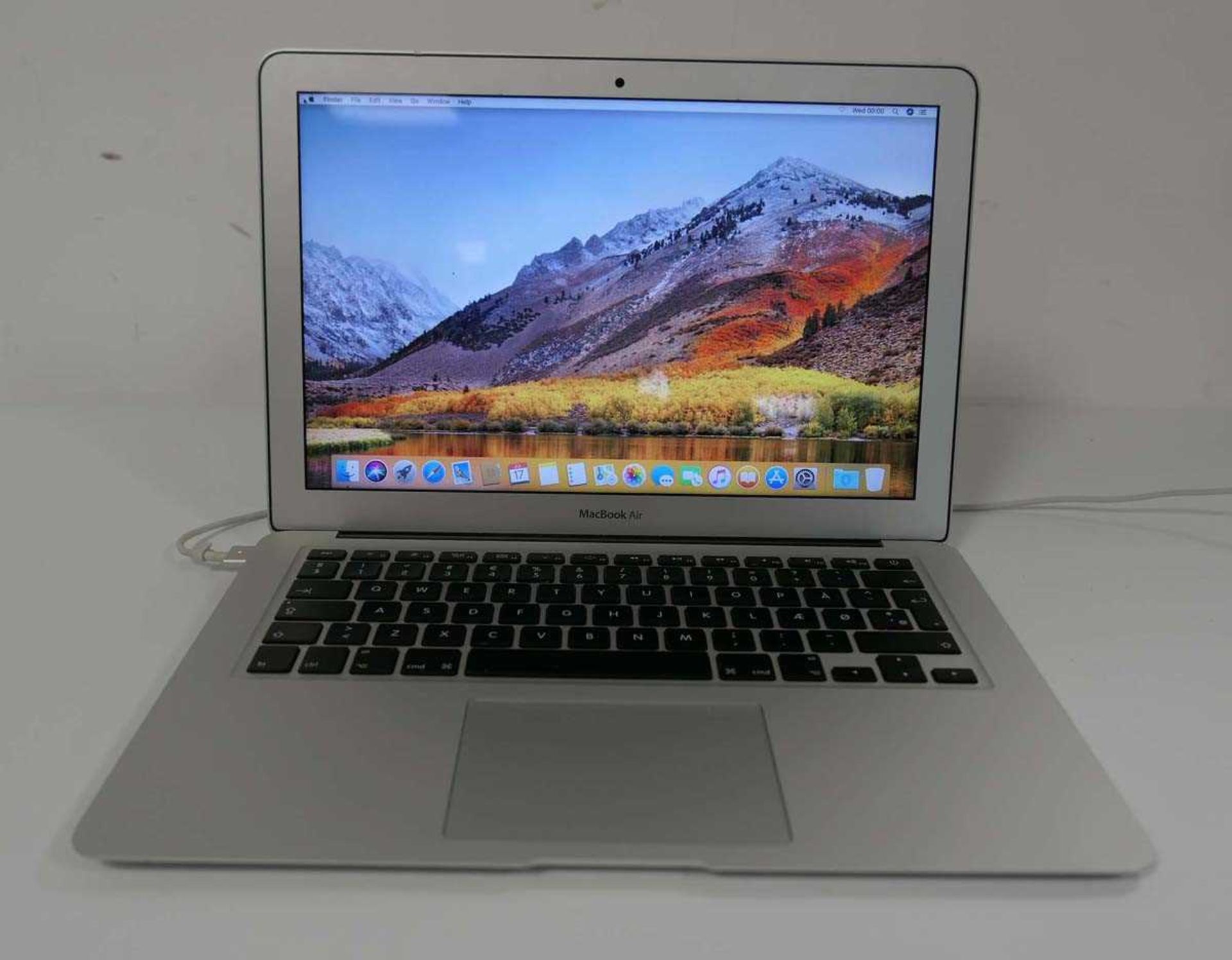 +VAT MacBook Air 13" 2017 A1466 laptop with Intel i5 1.8GHz, 8GB RAM, 128GB SSD and MaxOS High