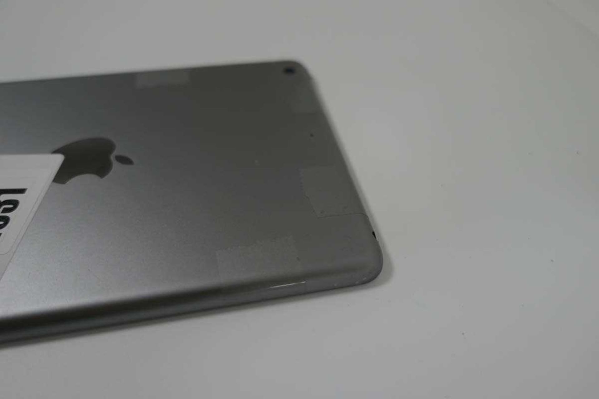 +VAT iPad Mini 2 16GB A1489 Space Grey tablet - Image 4 of 5