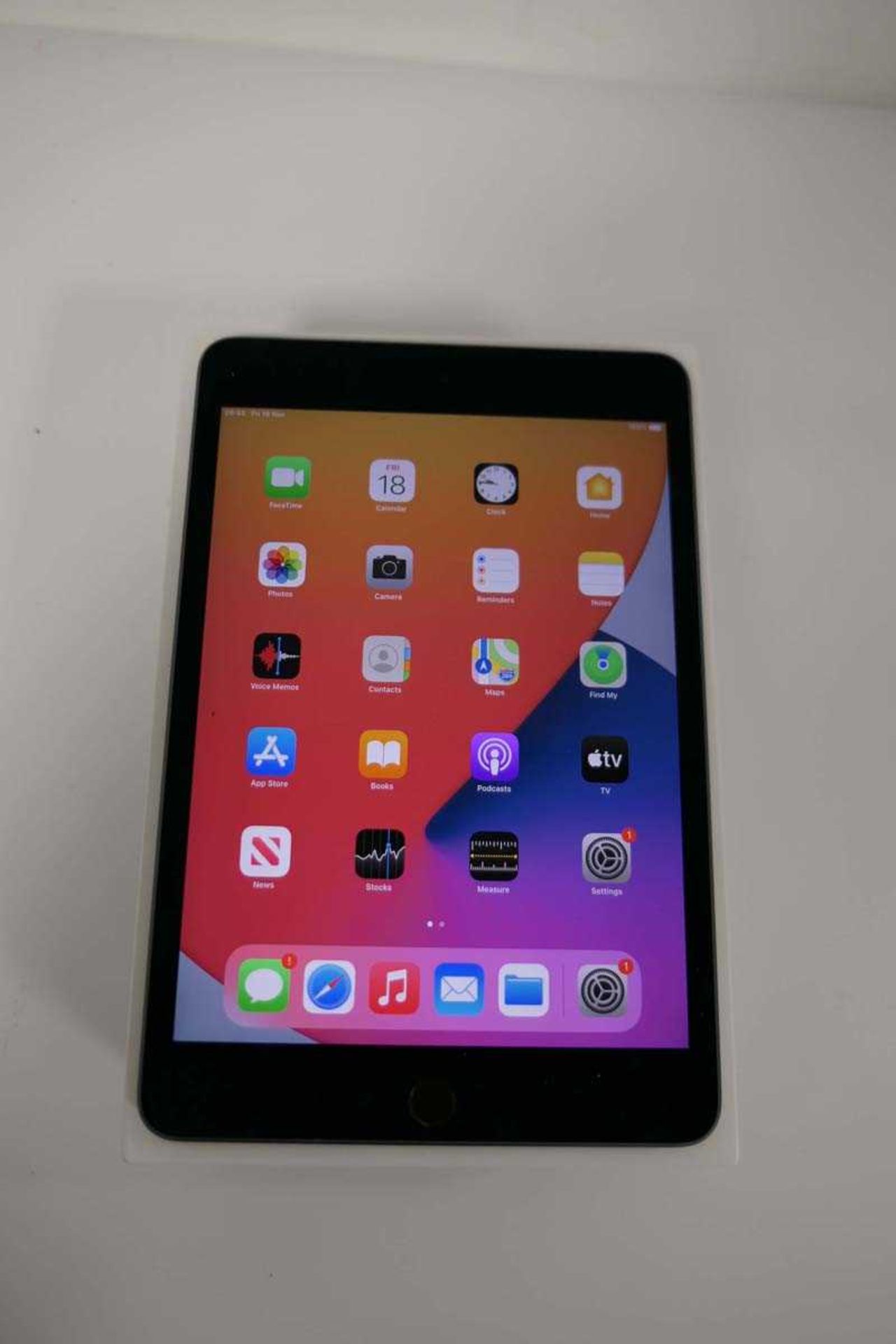 +VAT iPad Mini 2019 64GB A2133 Space Grey tablet with box - Image 2 of 3