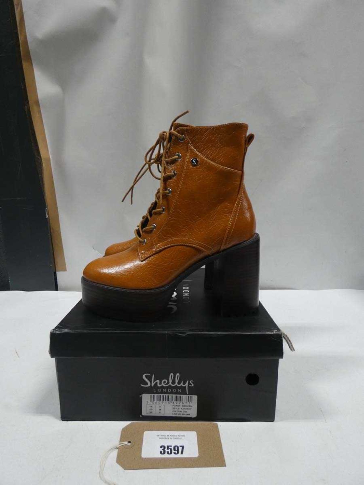 +VAT Shellys London boots size 6