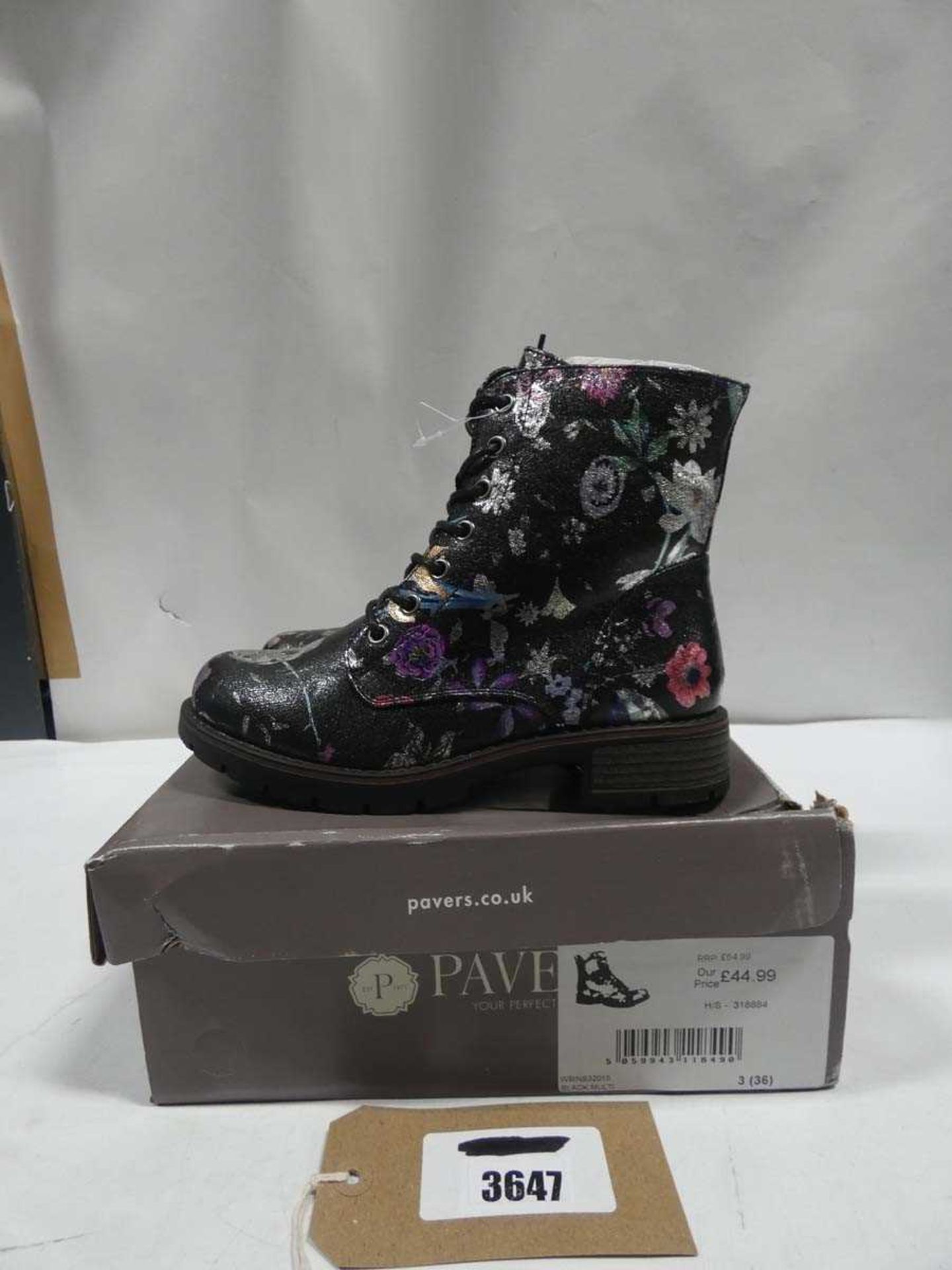 +VAT Pavers childrens boots size 3