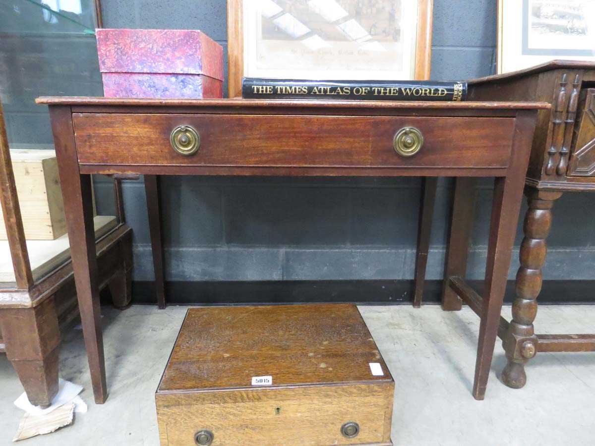 Georgian desk with single drawer