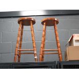 2 pine stools