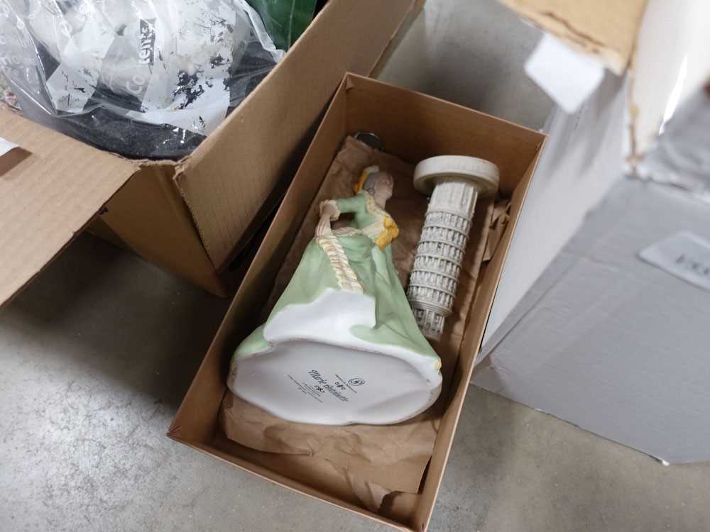 9 boxes containing figure of lady, blue and white china, pestle and mortar, kitchen scales, - Bild 2 aus 4