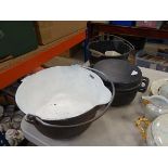 3 cast irons cooking pots