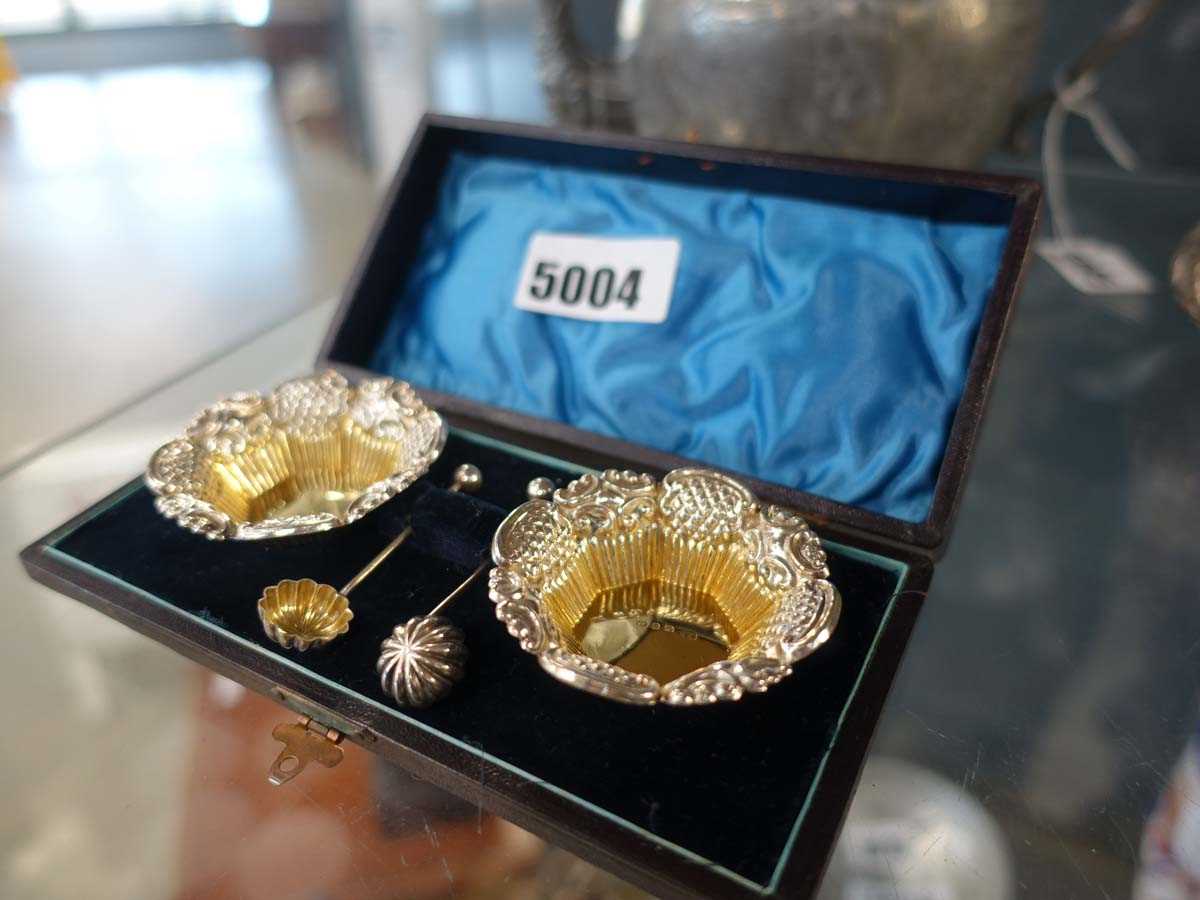 Cased silver and parcel gilt pair of salts