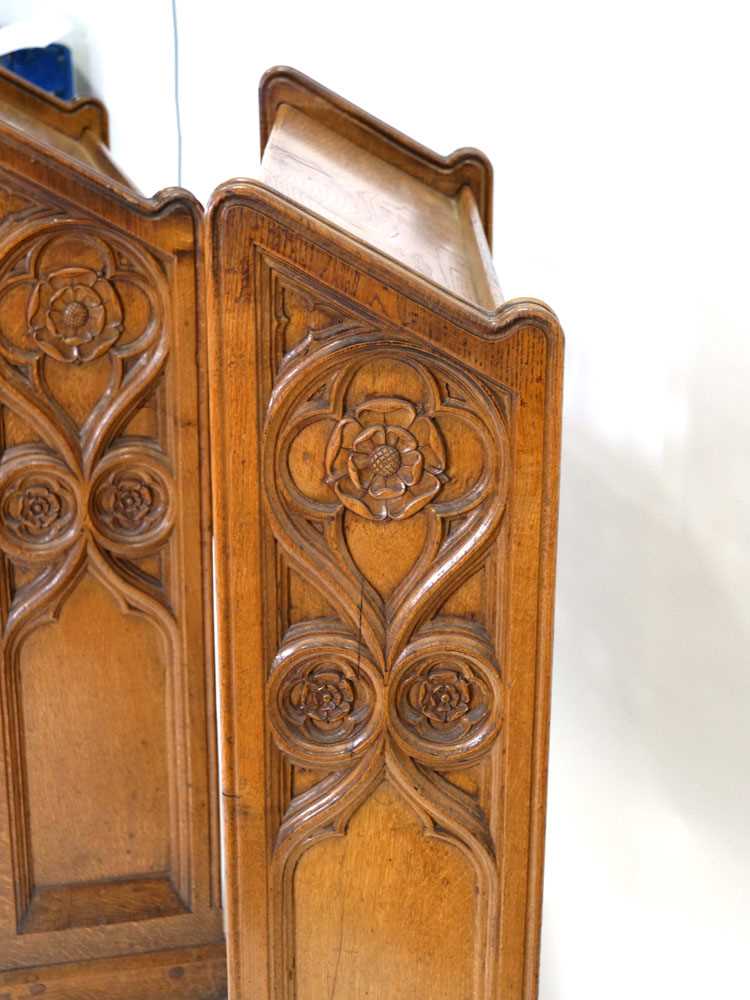 A pair of Victorian oak pew-fronts or lecterns, each with panelled fronts and decorated with Tudor - Image 5 of 5