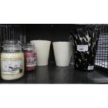 +VAT Large Vanilla and sea salt candle (minor damage), together with 2 further loose candles and 2