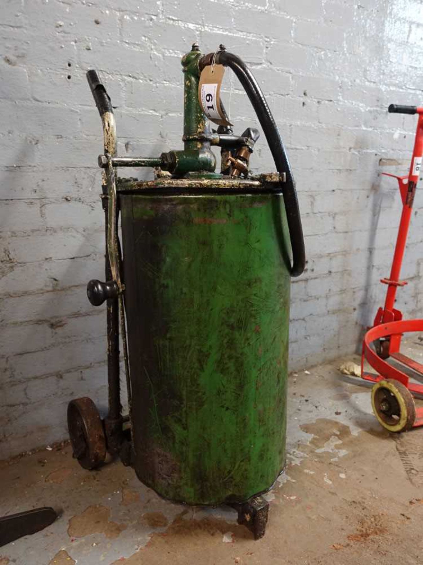 +VAT CC Wakefield oil drum on trolley with hand operated pump