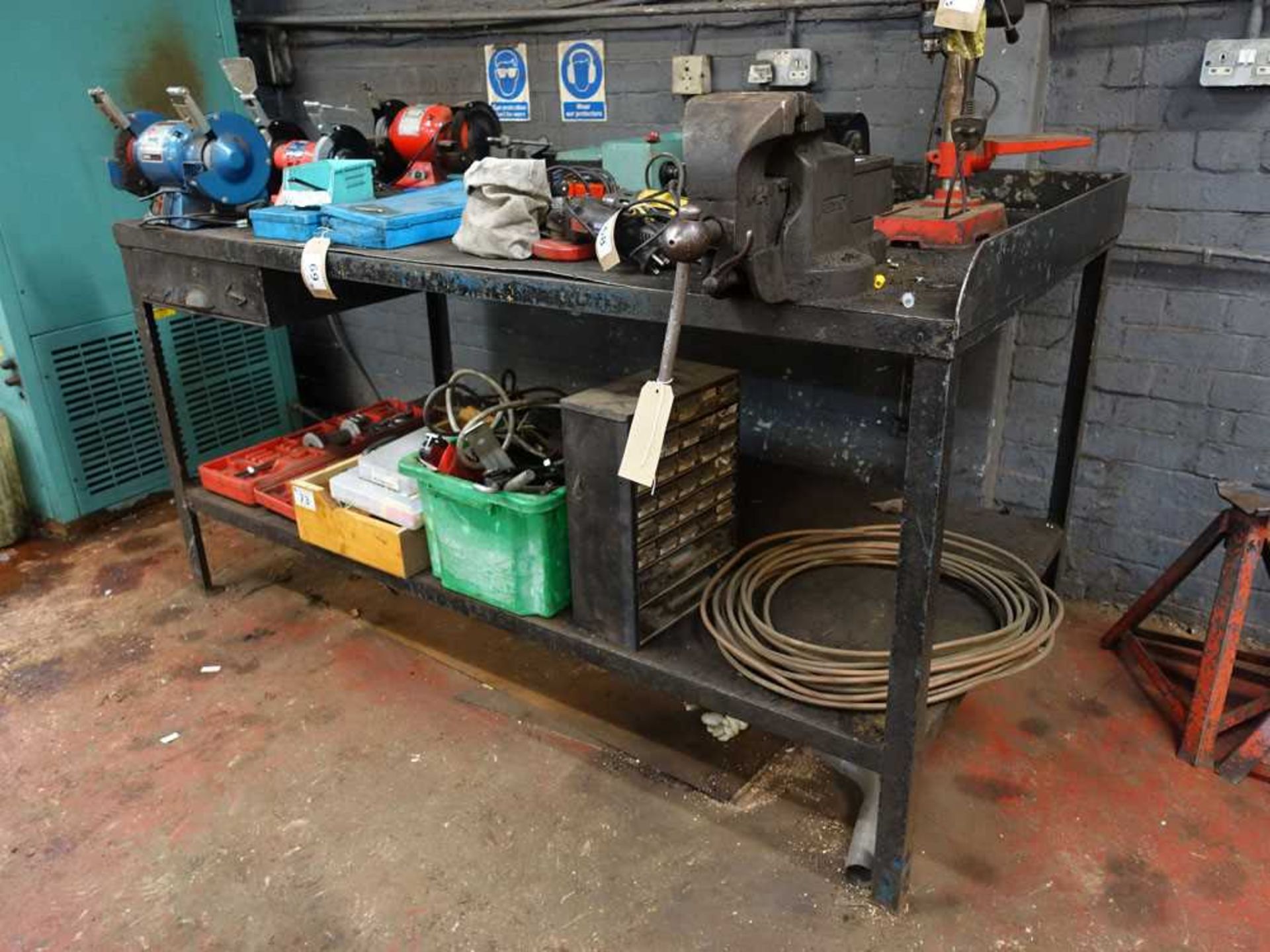 +VAT Large engineers bench with Record No. 24 bench mount vice - Image 2 of 2