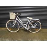 +VAT Scirocco Sky ladies bicycle in white and blue with basket