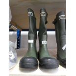 Pair of Shakespeare waterproof wellington boots size 10