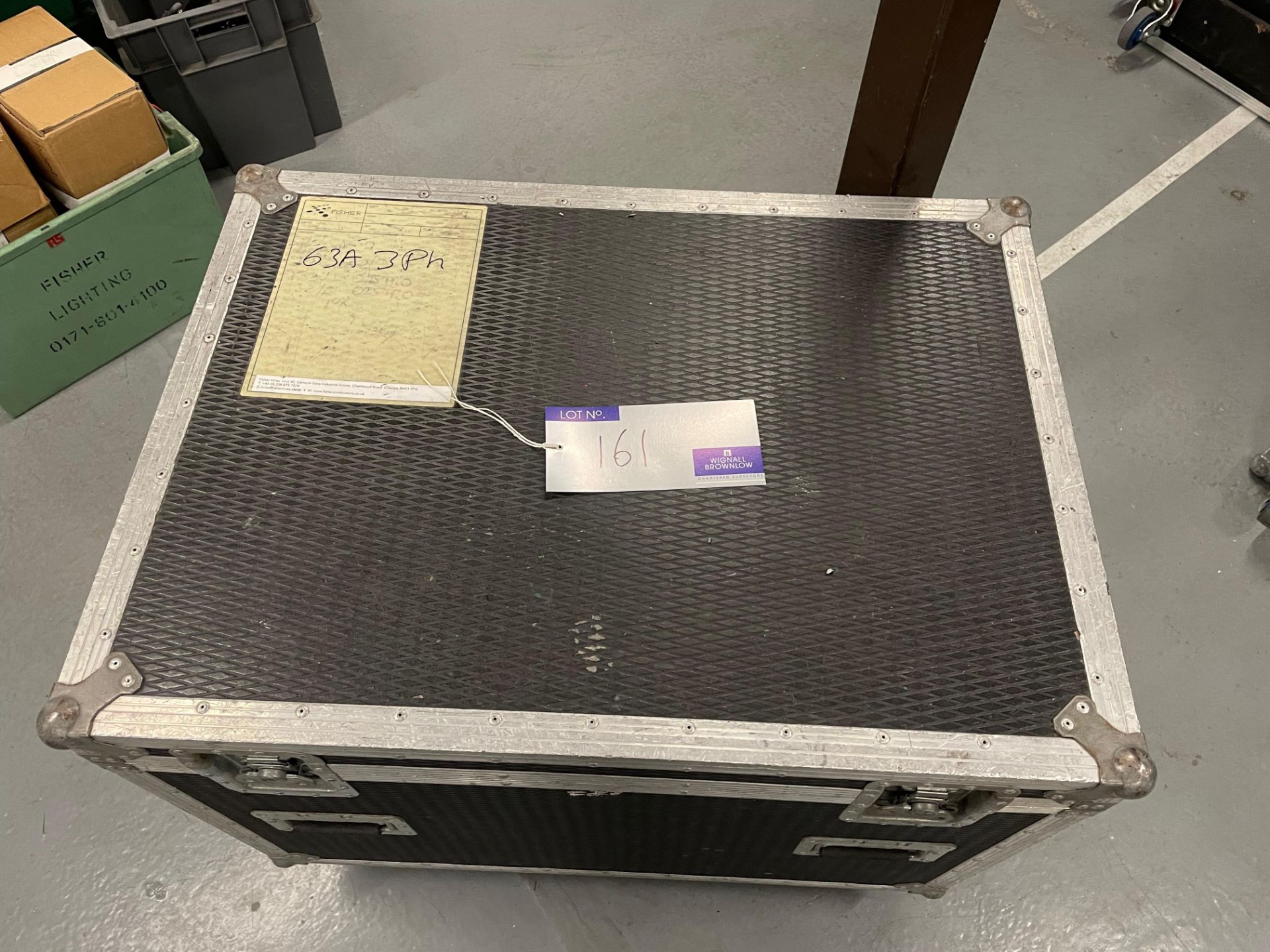 A Flight Case, 625mm x 835mm x 650mm (located at Visions, Unit 1, Preston Road, Reading, RG2 0BE).