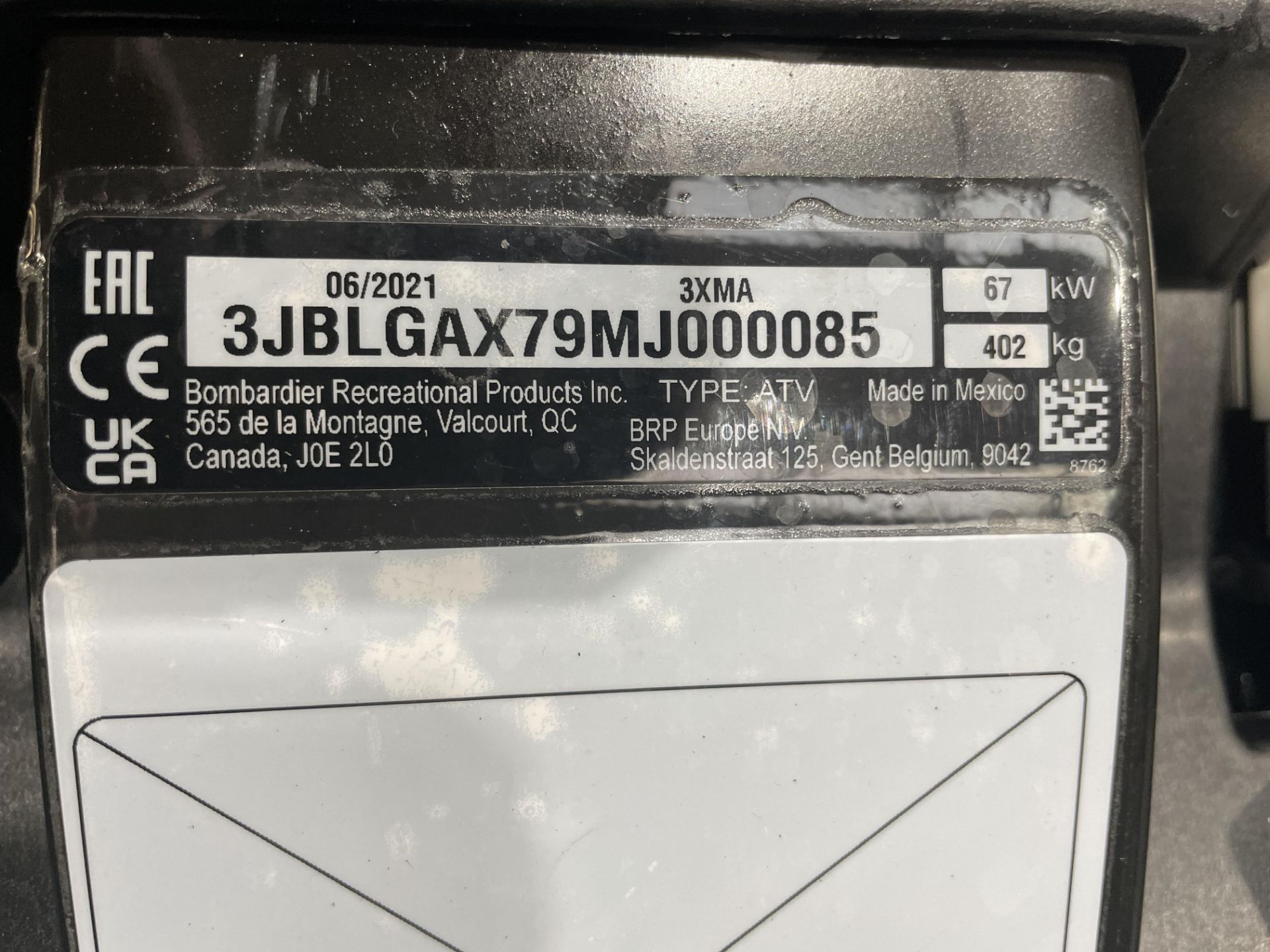 A BRP Can-Am Outlander 1000R V-TWIN EFI Quad Bike, VIN No.3JBLGAX79MJ000085 with key (as new). - Image 5 of 5