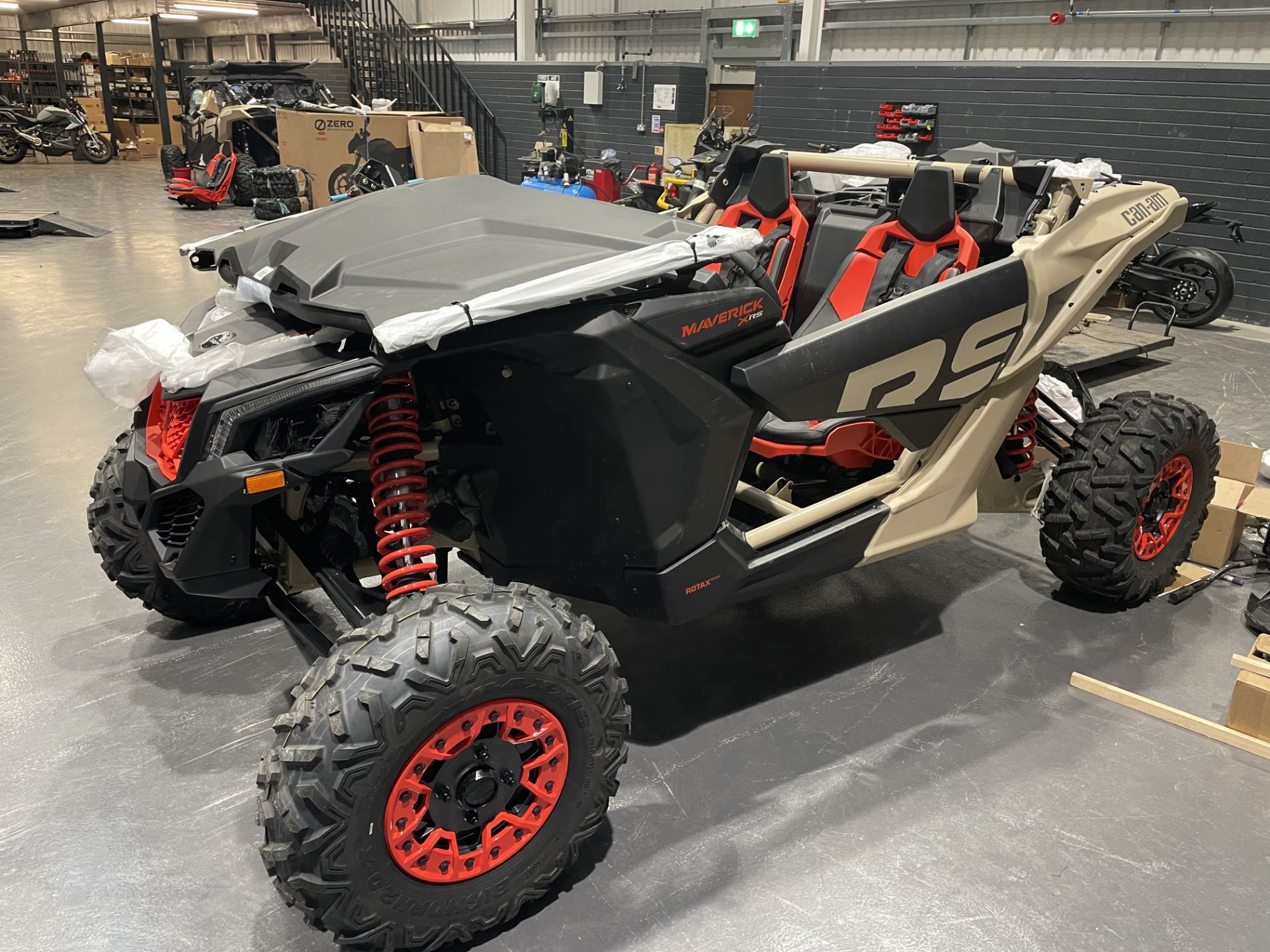 A BRP Can-Am Maverick XRS Turbo RR Off Road Utility Terrain Vehicle, no key, VIN No. - Image 2 of 9