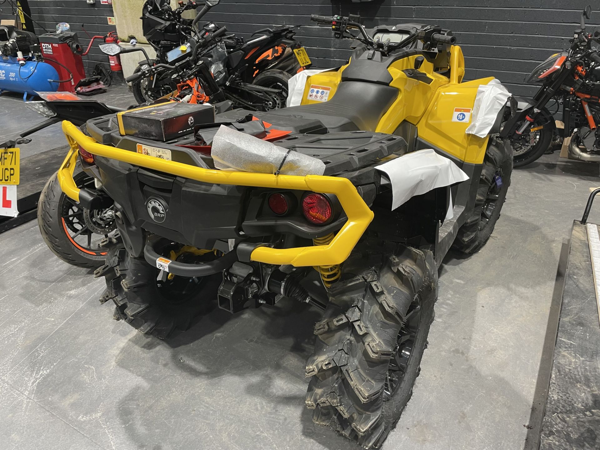 A BRP Can-Am XMR 1000R V-TWIN EFI Quad Bike VIN No.3JBLWAX75MJ001088 with key (as new). - Image 3 of 4
