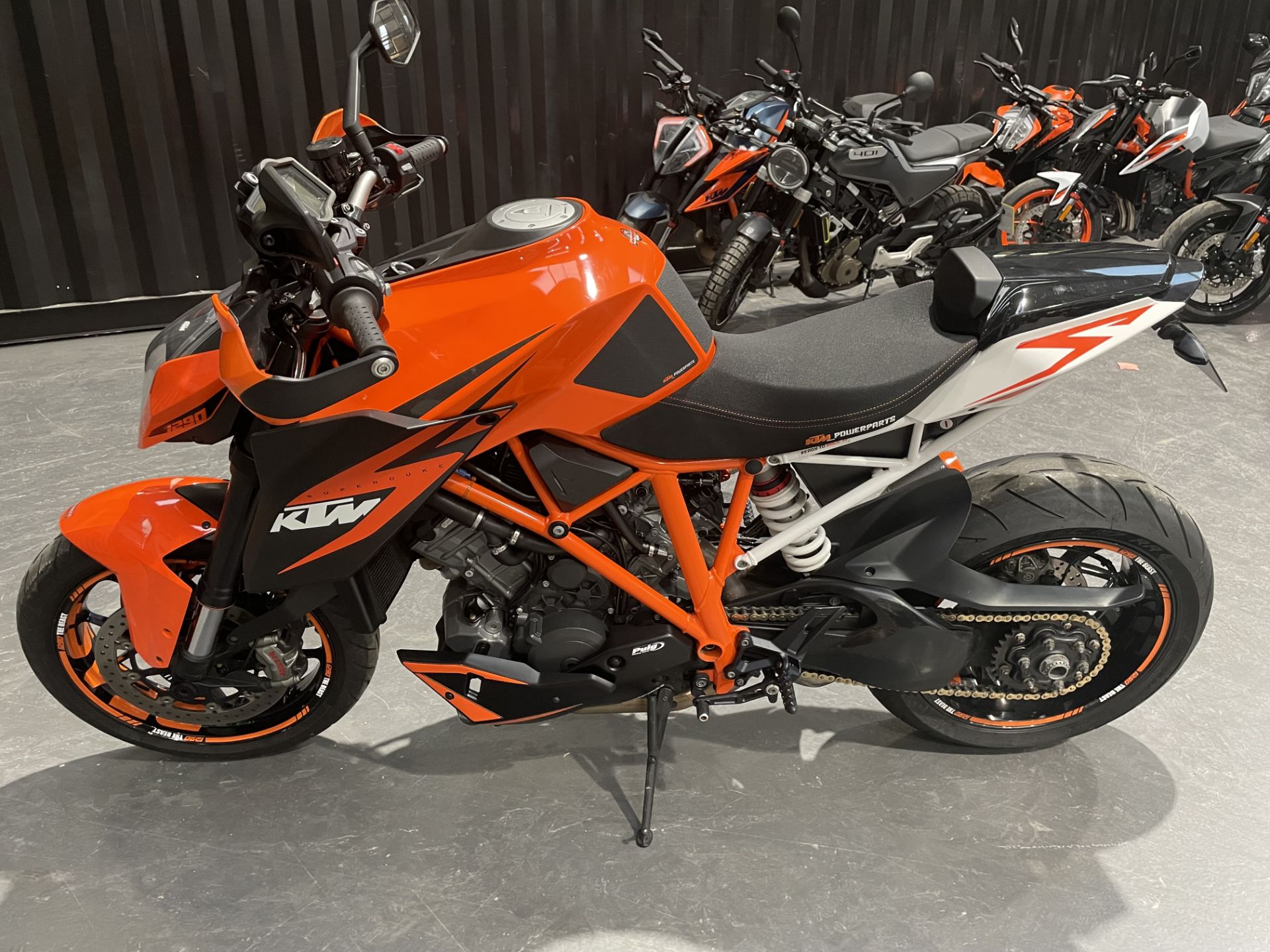 A KTM 1290 Super Duke R Road Bike, Reg. No.CJ17SYS, 9,368miles, VIN No.VBKV39406GM948836, V5, - Image 2 of 4