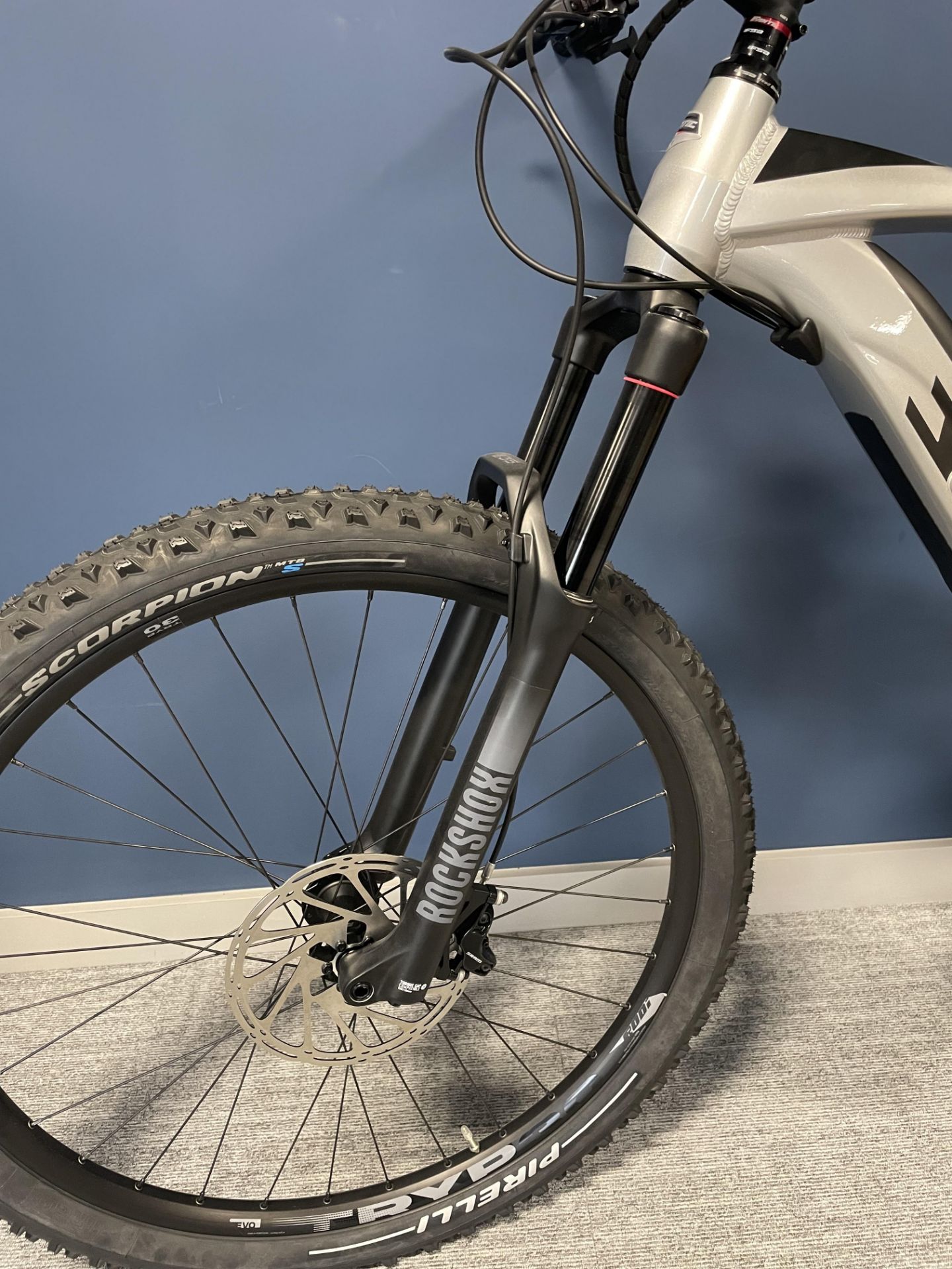 A Fantic XTF-A 1.5 Electric Mountain Bike, 2021, grey, max. weight 120kg, 25km/h, 250 Watt, 29in - Image 3 of 9