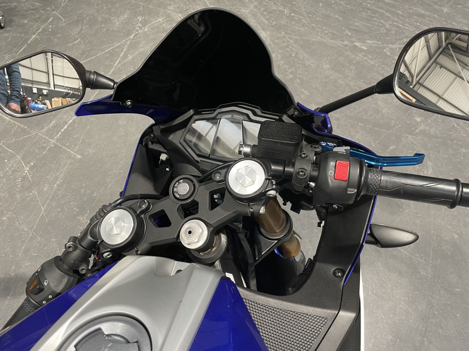 A Yamaha YZF-R125 Road Bike, Reg. No.YA16EXL, VIN No.VG5RE112000004663, V5, no key, available for - Image 3 of 4