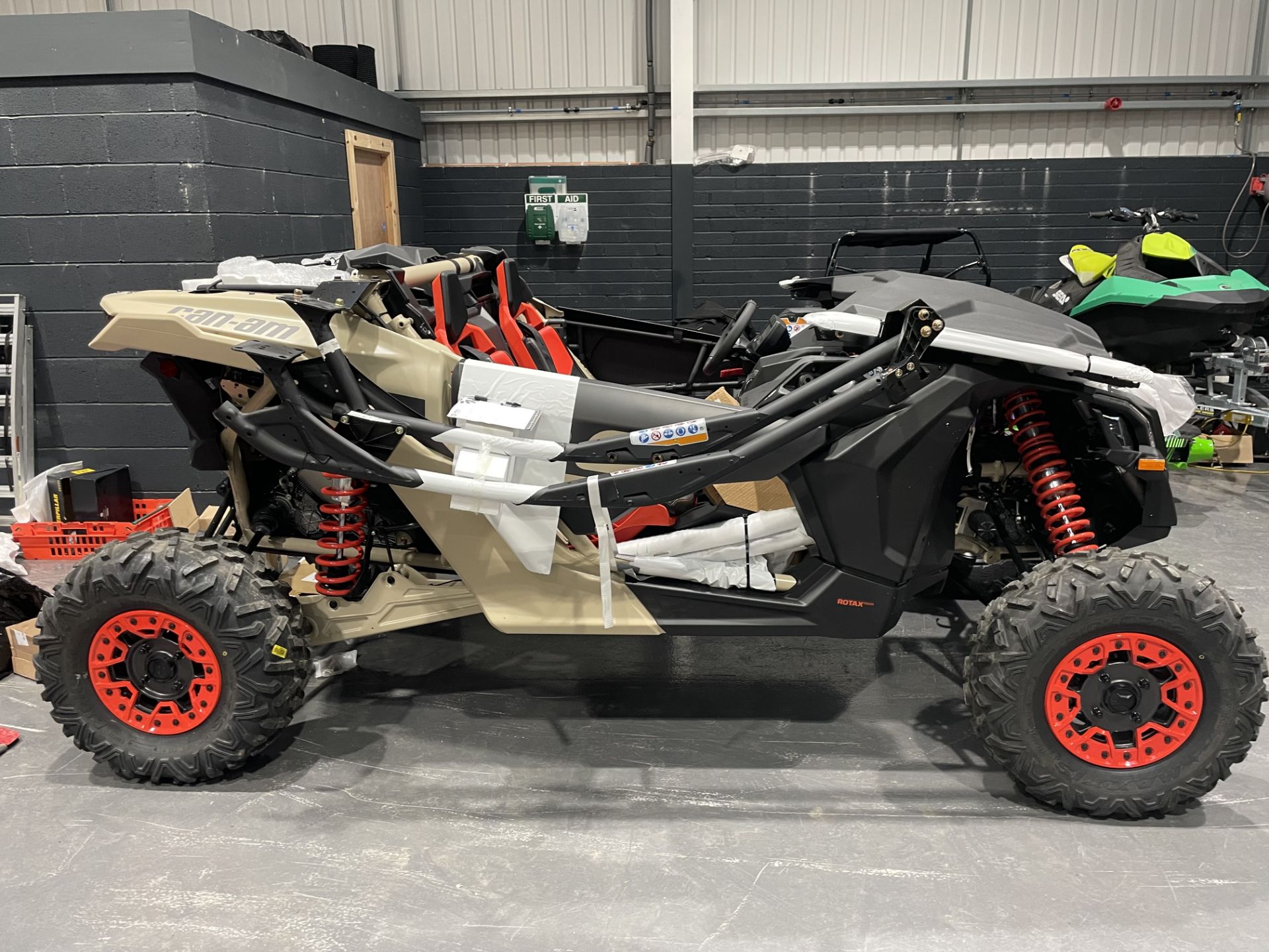 A BRP Can-Am Maverick XRS Turbo RR Off Road Utility Terrain Vehicle, no key, VIN No. - Image 4 of 9