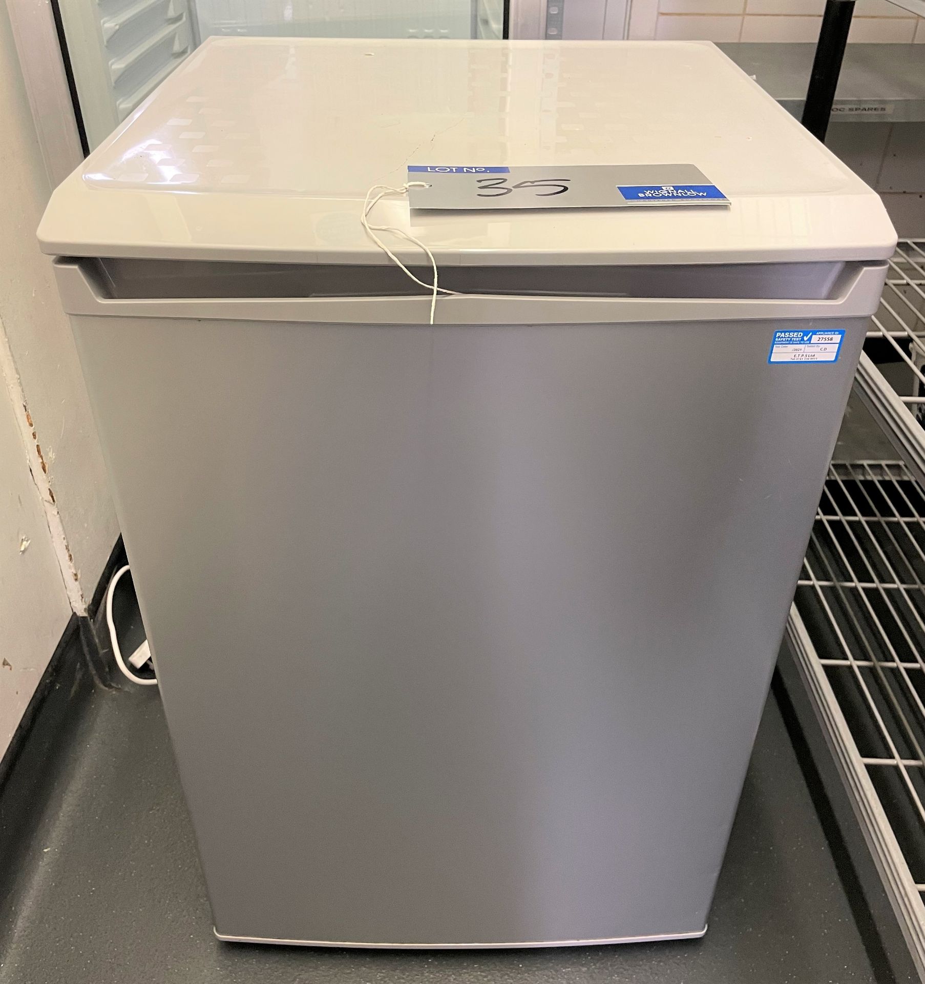 An Essentials CUL55S19 Refrigerator, 550mm x 570mm x 840mm h.