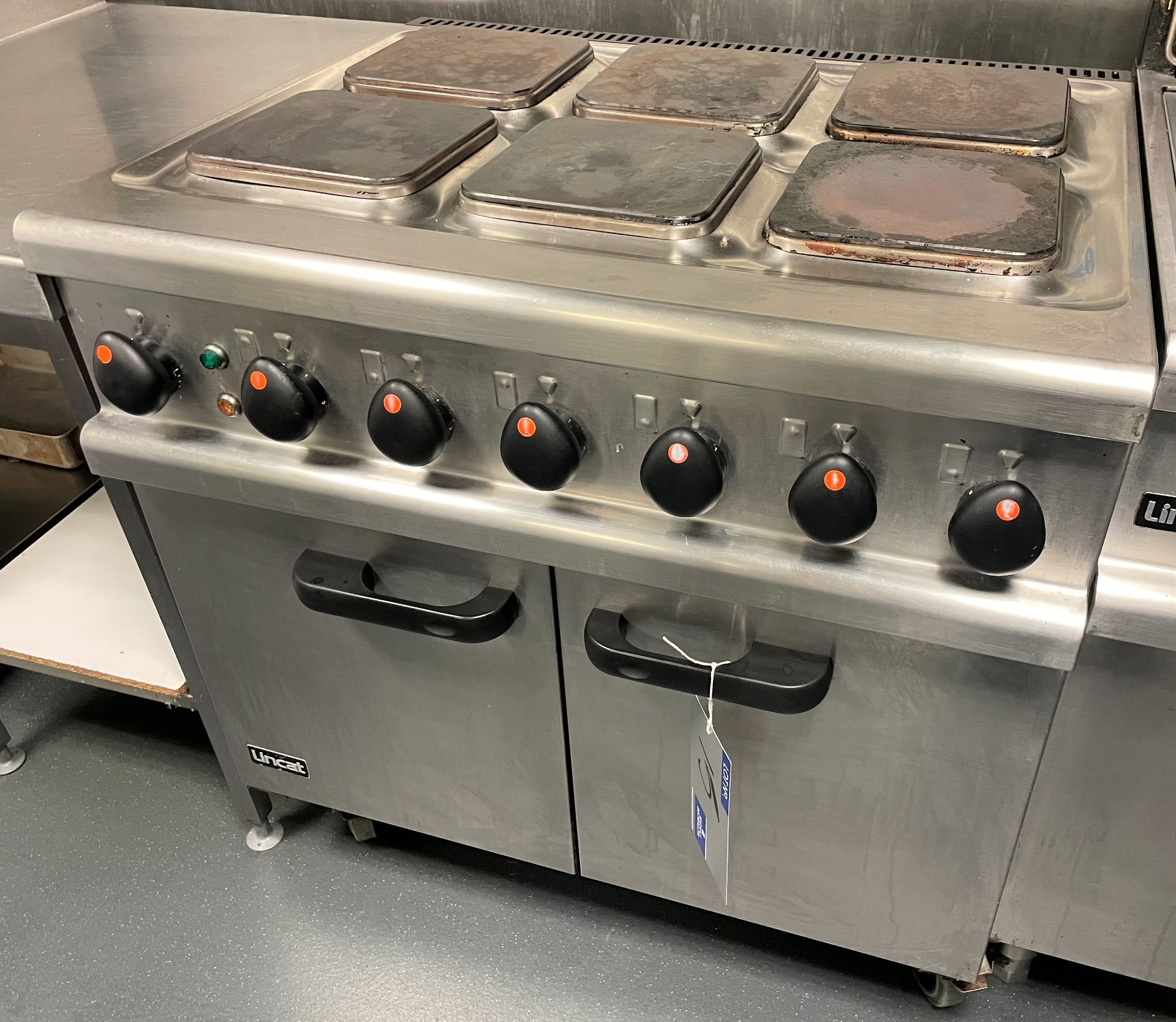 A Lincat 6 plate Double Door Mobile Electric Oven, 900mm x 800mm x 930mm h.