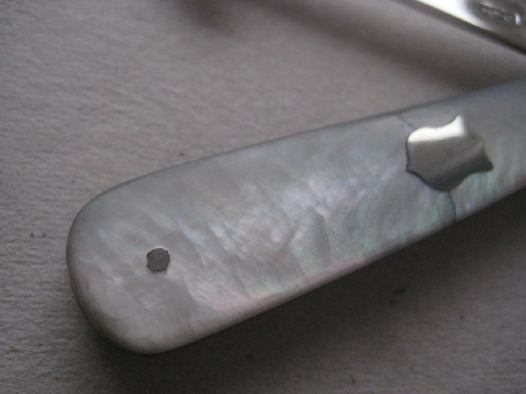 Rare George V Mother of Pearl Hafted Silver Bladed Orange Peeler Folding Fruit Knife - Image 3 of 12