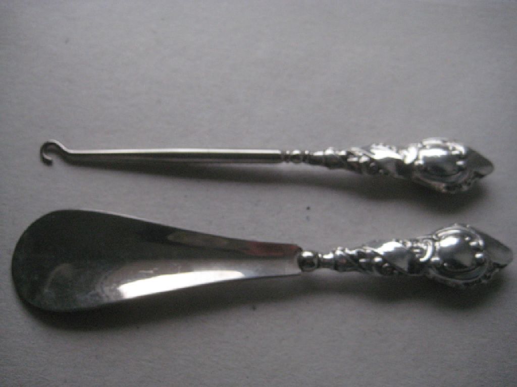 Edwardian Silver Shoehorn and Buttonhook Set, Cased - Image 9 of 11