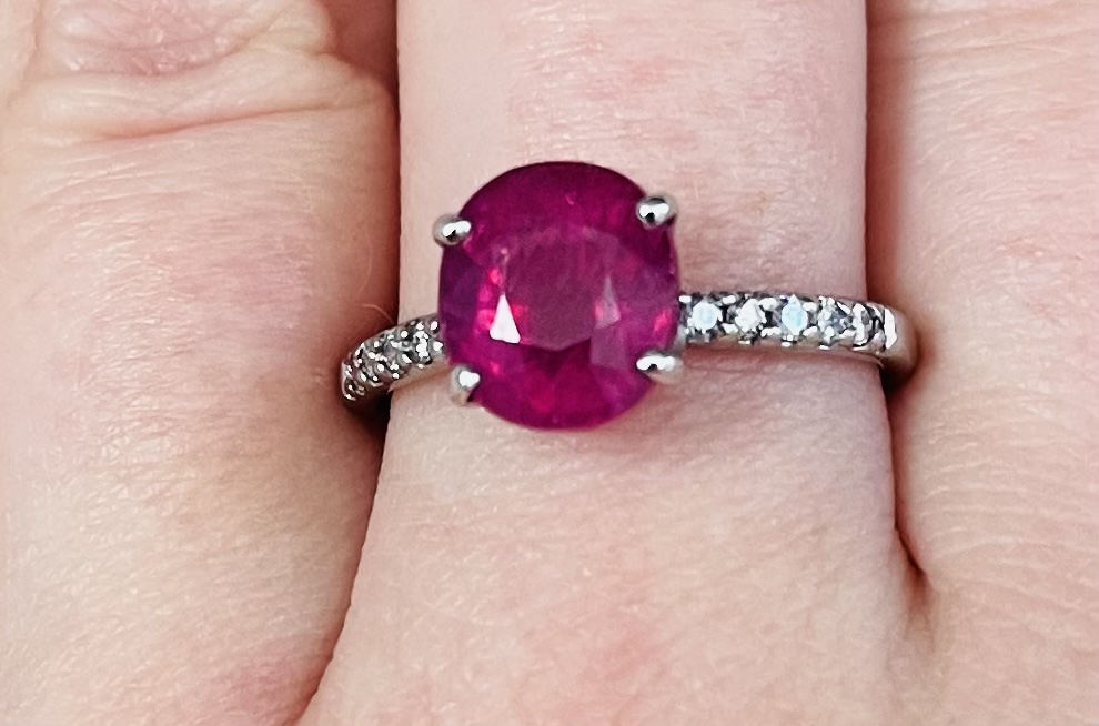 Natural Burmese Ruby Ring 3.65 Ct With Natural Diamonds & 18kGold - Image 5 of 7