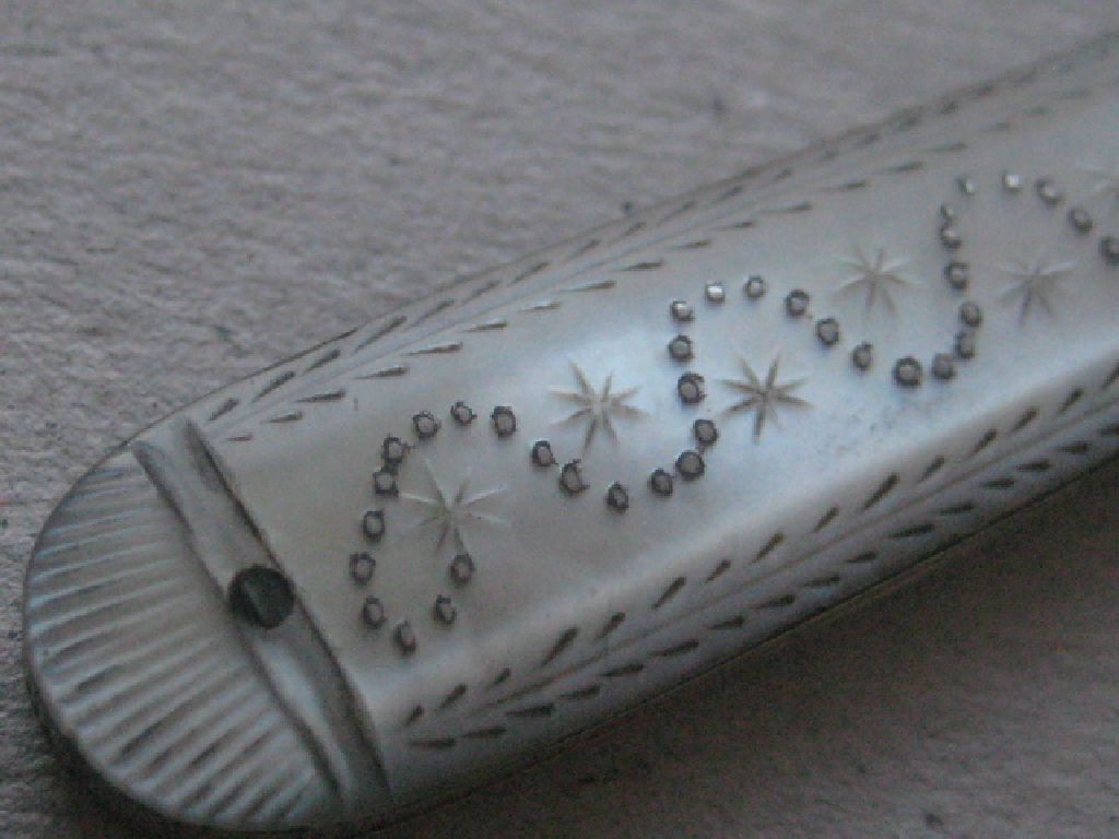 William IV Mother of Pearl Decorated Silver Folding Fruit Knife - Image 3 of 9