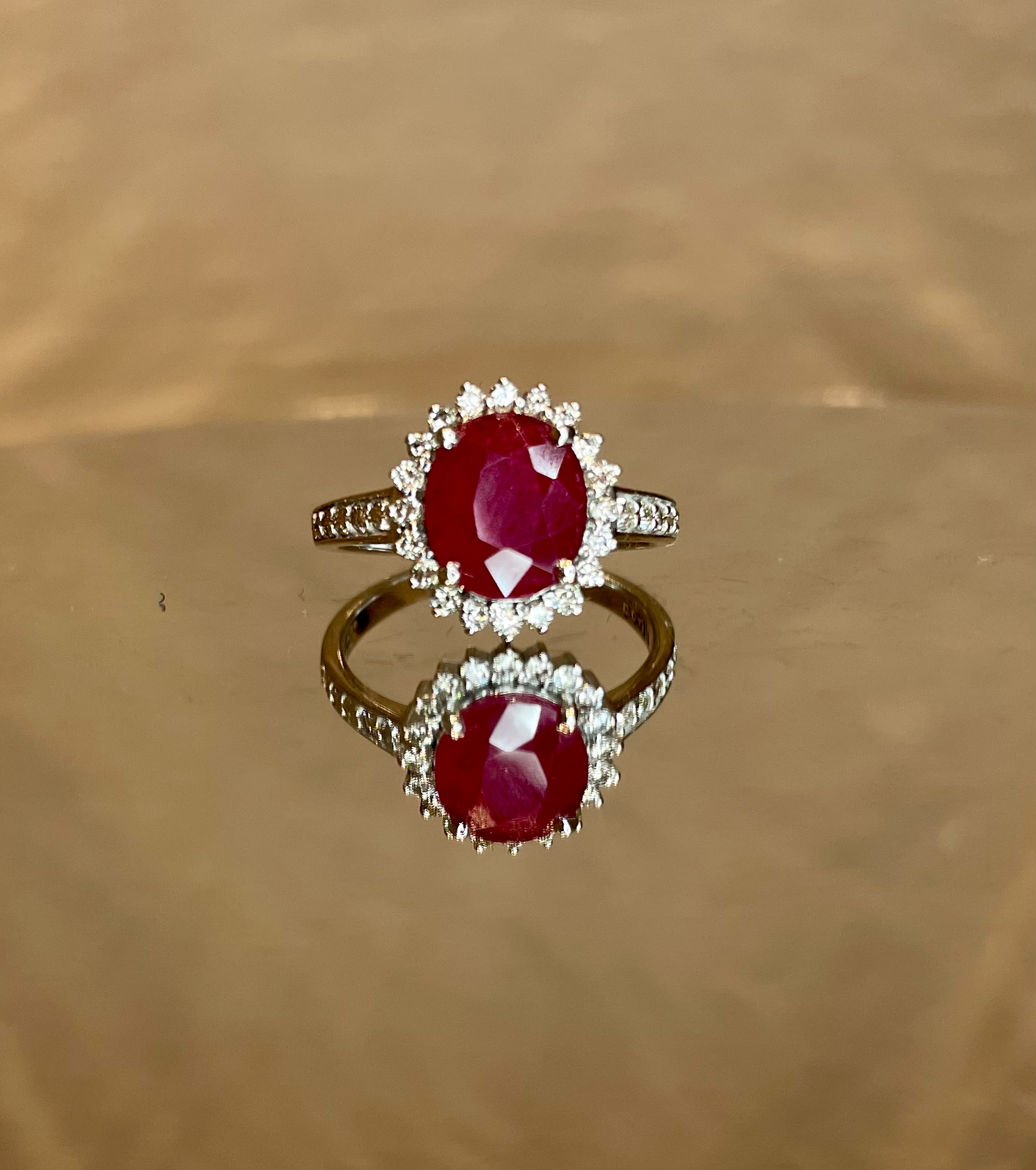 Natural Burmese Ruby Ring 2.15 Ct With Natural Diamonds & 18kGold - Image 3 of 5