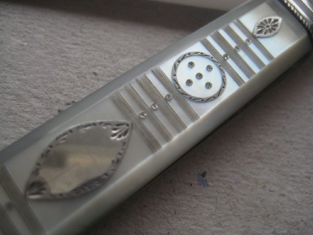 Rare Large George III Mother of Pearl Hafted Silver Fruit Knife - Image 5 of 12