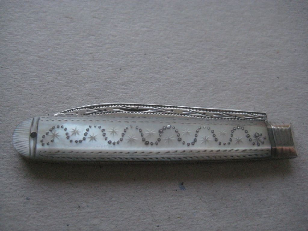 William IV Mother of Pearl Decorated Silver Folding Fruit Knife - Image 8 of 9