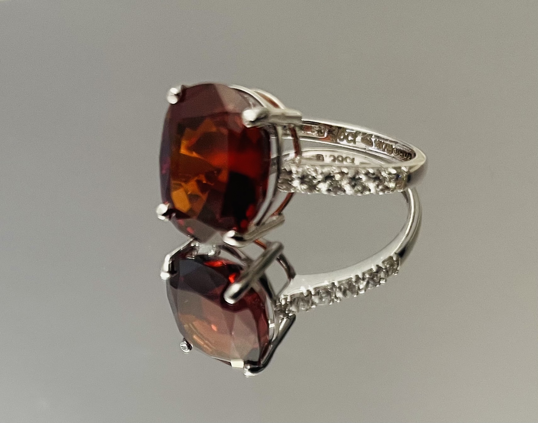 Beautiful Natural Hessonite Garnet 5.67 Ct Natural Diamonds & 18k White Gold - Image 3 of 4