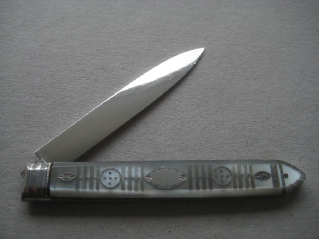 Rare Large George III Mother of Pearl Hafted Silver Fruit Knife - Image 2 of 12