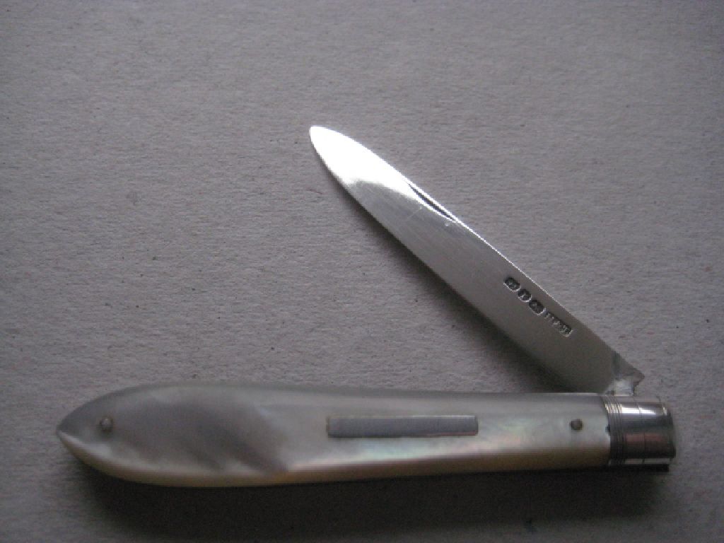 Rare Victorian Cased Mother of Pearl Hafted Silver Bladed Folding Fruit Knife & Fork - Image 7 of 21